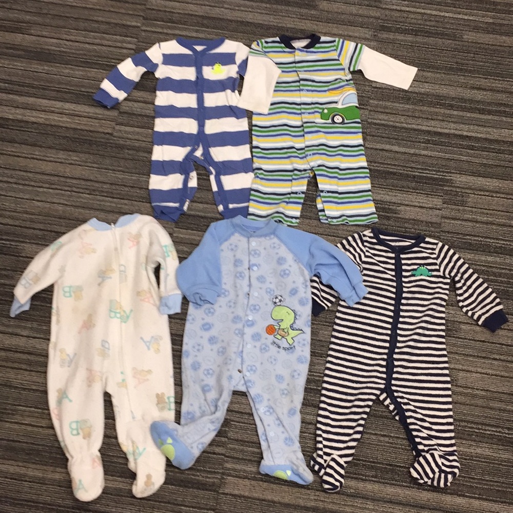 9month one-piece pajama bundle. 5- pairs